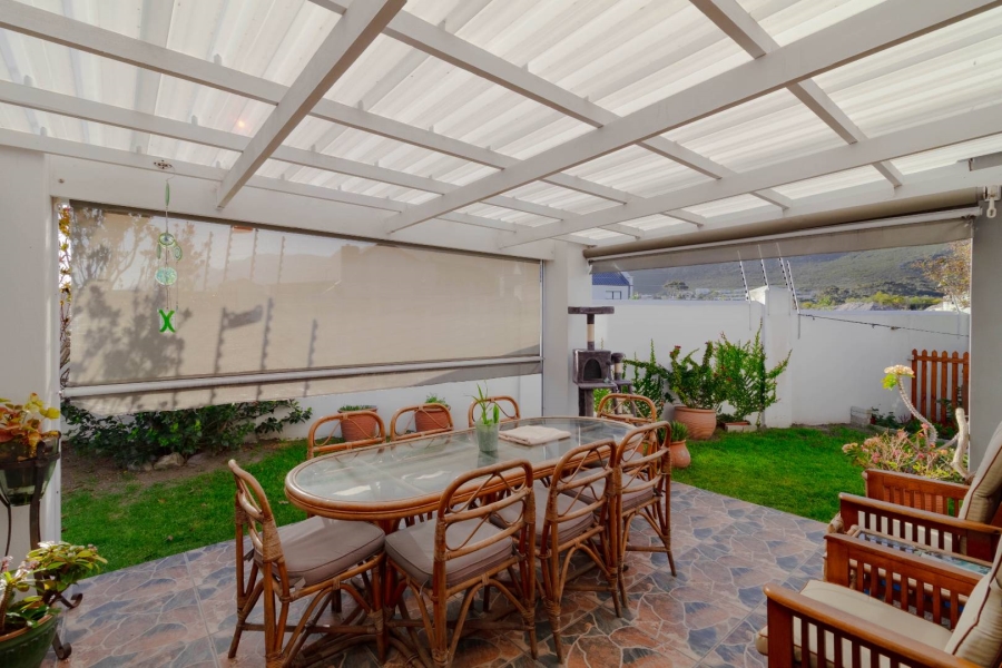 3 Bedroom Property for Sale in Sandbaai Western Cape